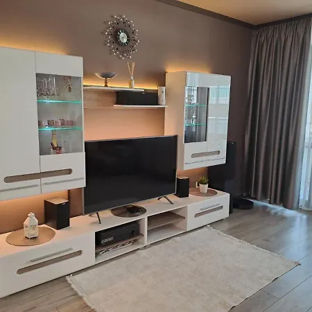 Season's Apartment